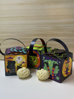 Picture of Halloween box with 2 oz plain Halloween chocolates